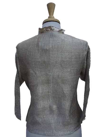 B326M - 3/4 Long-sleeve, button-up crinkle top with upturned collar. Made in France.