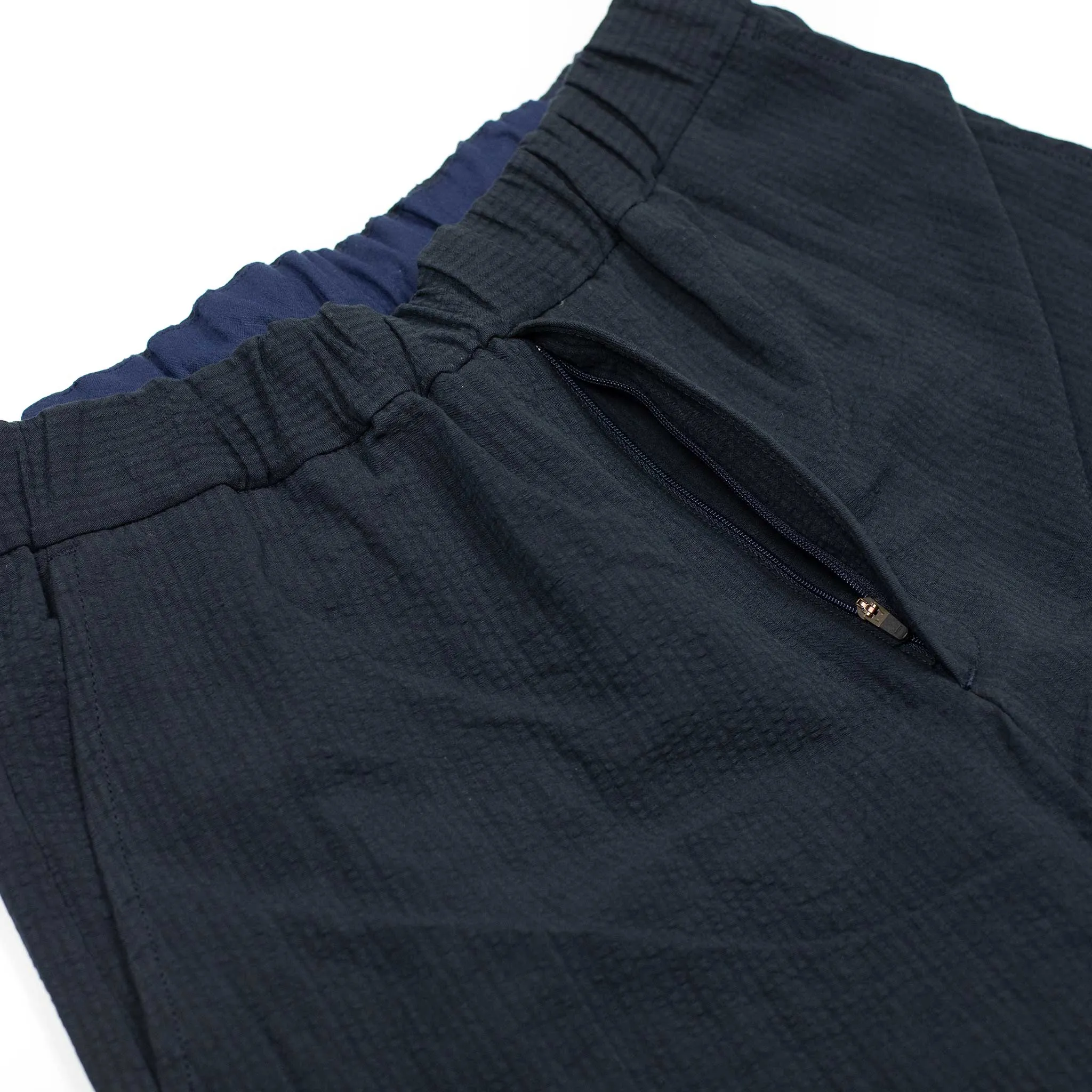 Easy pants in dark navy striped cotton linen seersucker