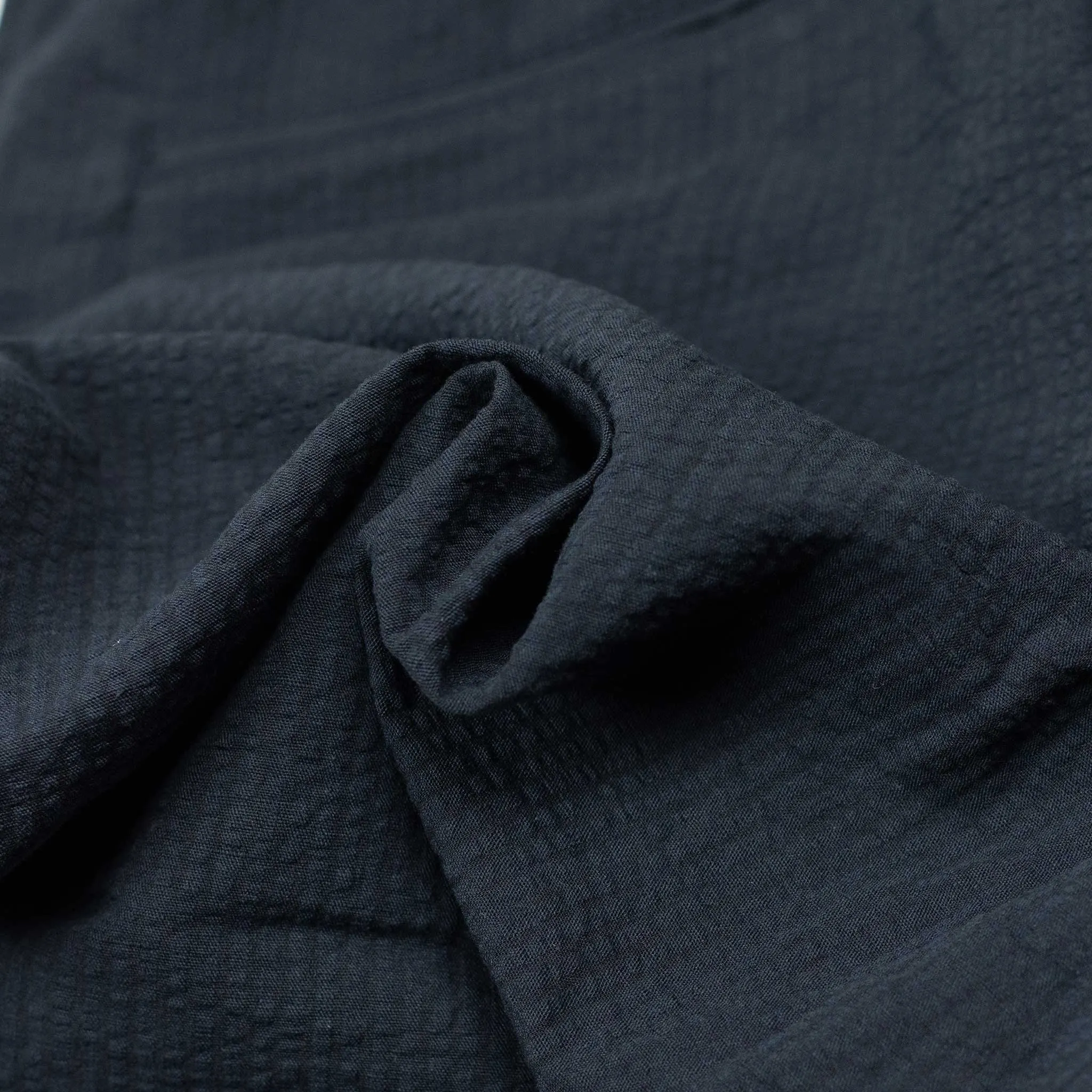 Easy pants in dark navy striped cotton linen seersucker